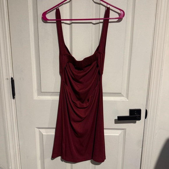 Cider Burgundy Women's Open Back Dress Size Medium - Picture 2 of 5
